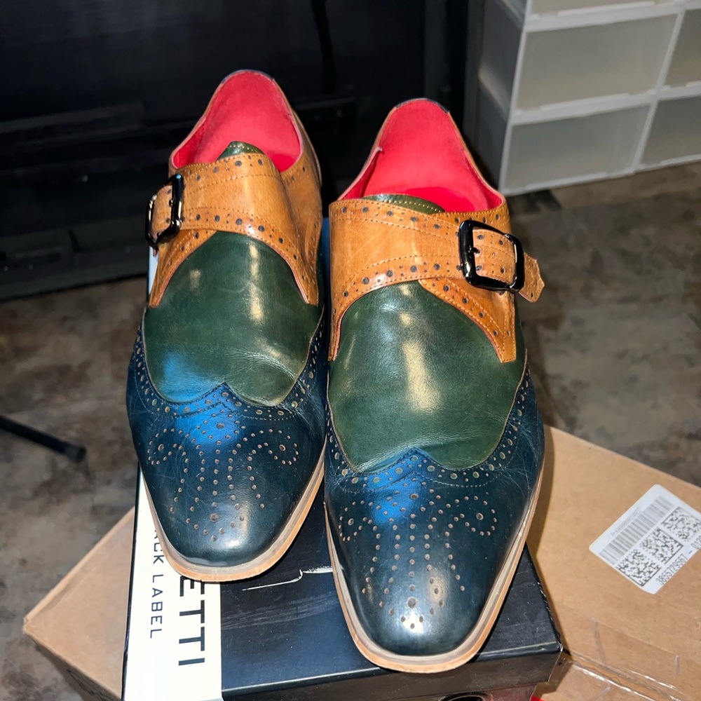 Men’s Oxford dress shoes